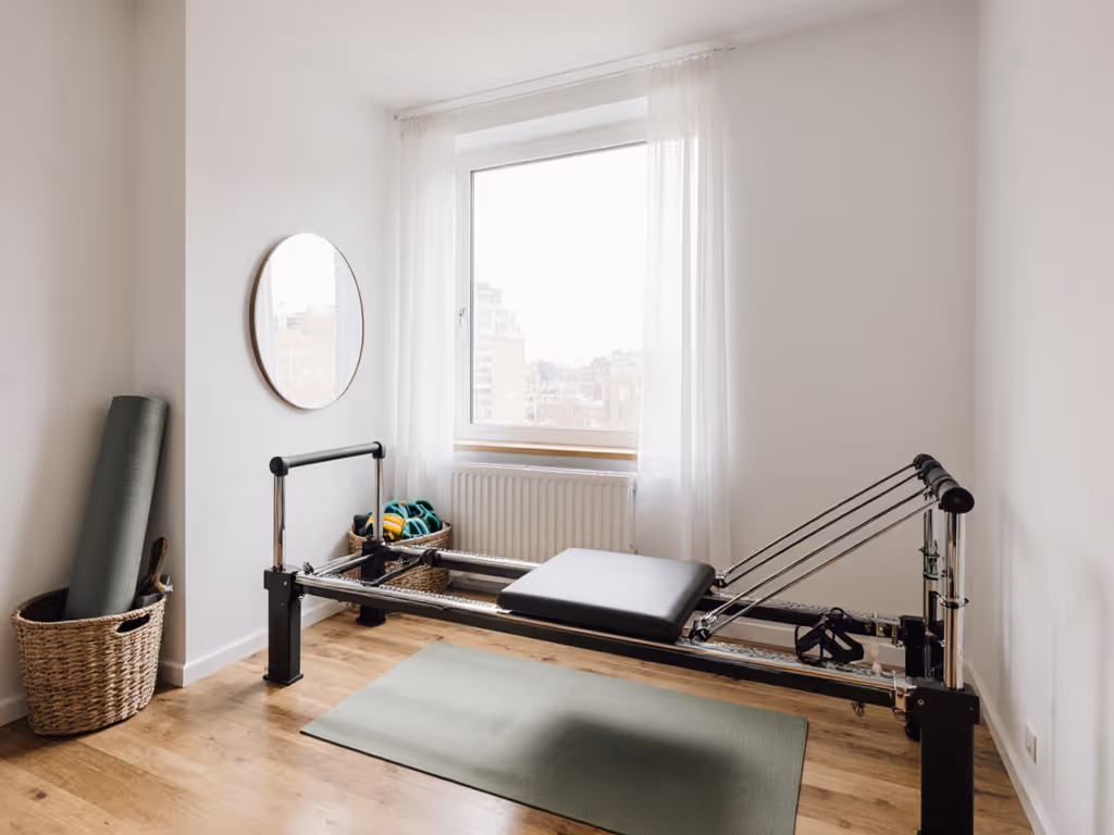 quiet_pilates_studio_setup_in_small_apartment